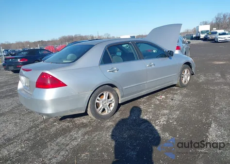 2006 Honda Accord 2.4 Se z USA, uszkodzony, nr VIN 1HGCM56376A136372